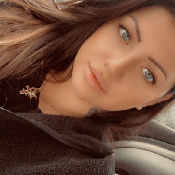 Meet your Posher, Julie - Picture 1 of 1